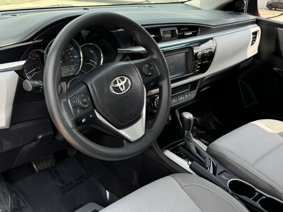 2015 Toyota Corolla LE 17