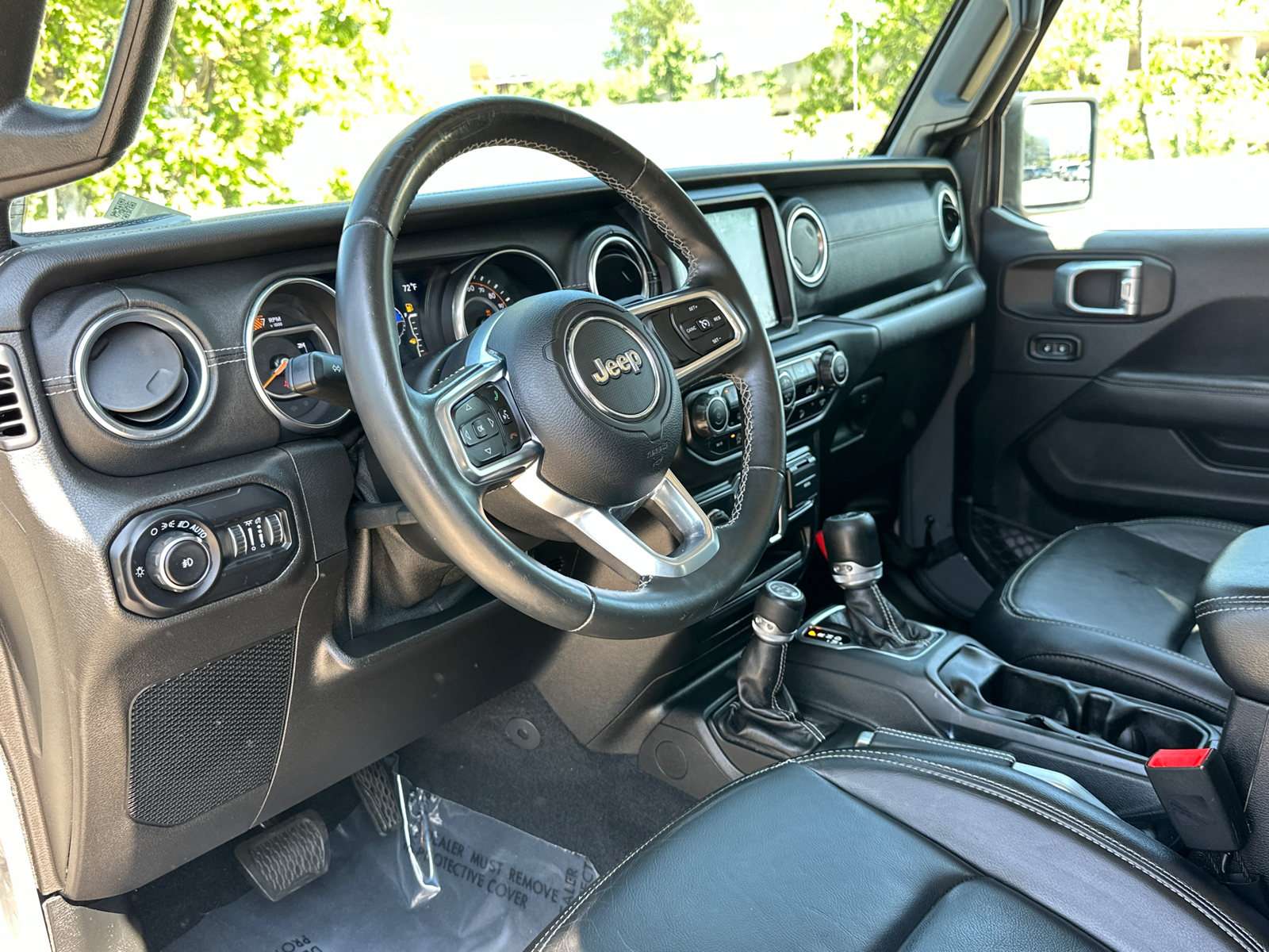 2019 Jeep Wrangler Unlimited Sahara 18