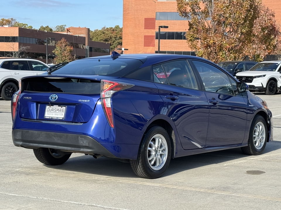 2017 Toyota Prius Four 42