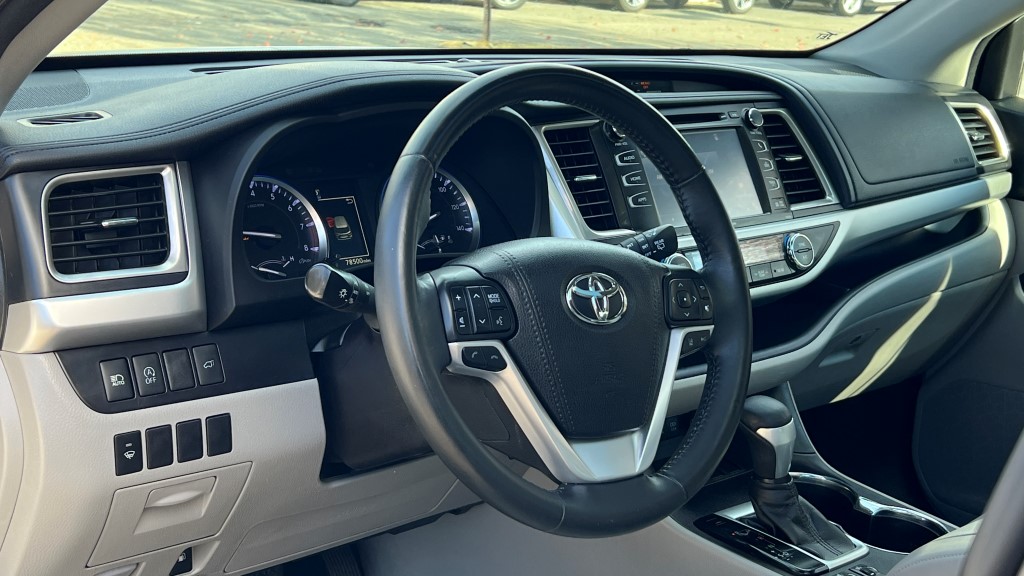 2018 Toyota Highlander XLE 19