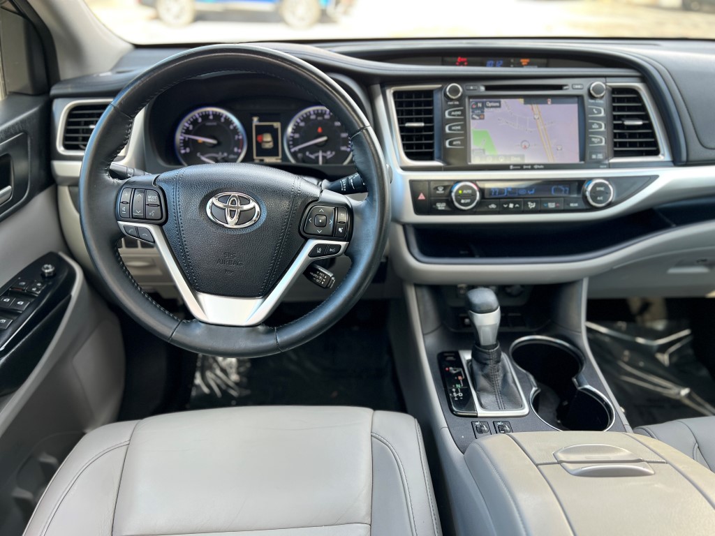 2018 Toyota Highlander XLE 32