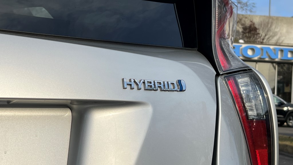 2017 Toyota Prius Four Touring 13