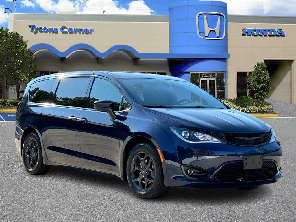 2019 Chrysler Pacifica Touring Plus 1