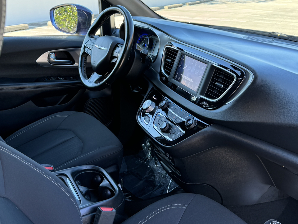 2019 Chrysler Pacifica Touring Plus 9