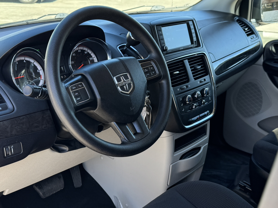 2019 Dodge Grand Caravan SE 16