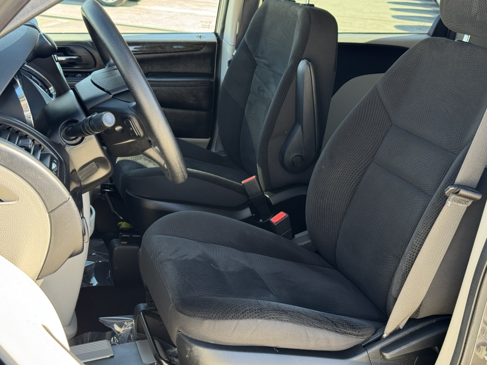 2019 Dodge Grand Caravan SE 19