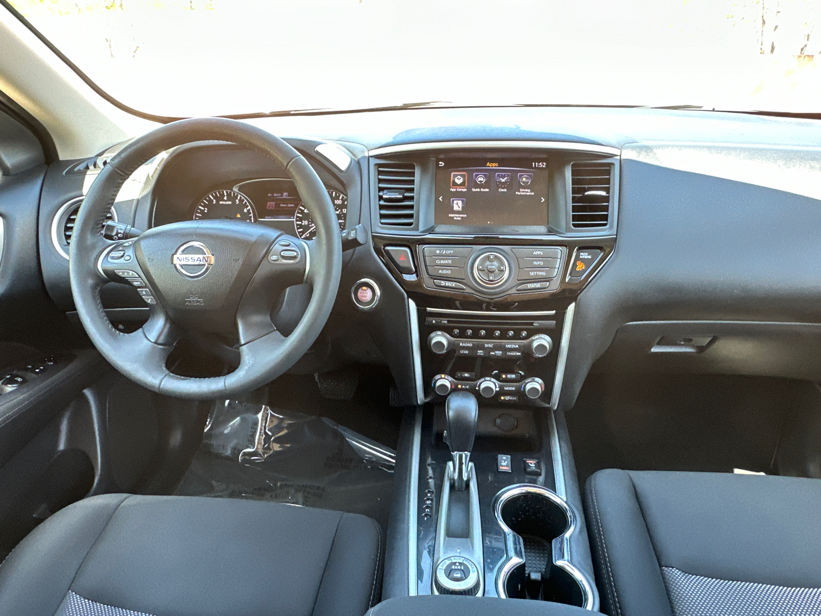 2017 Nissan Pathfinder SV 13