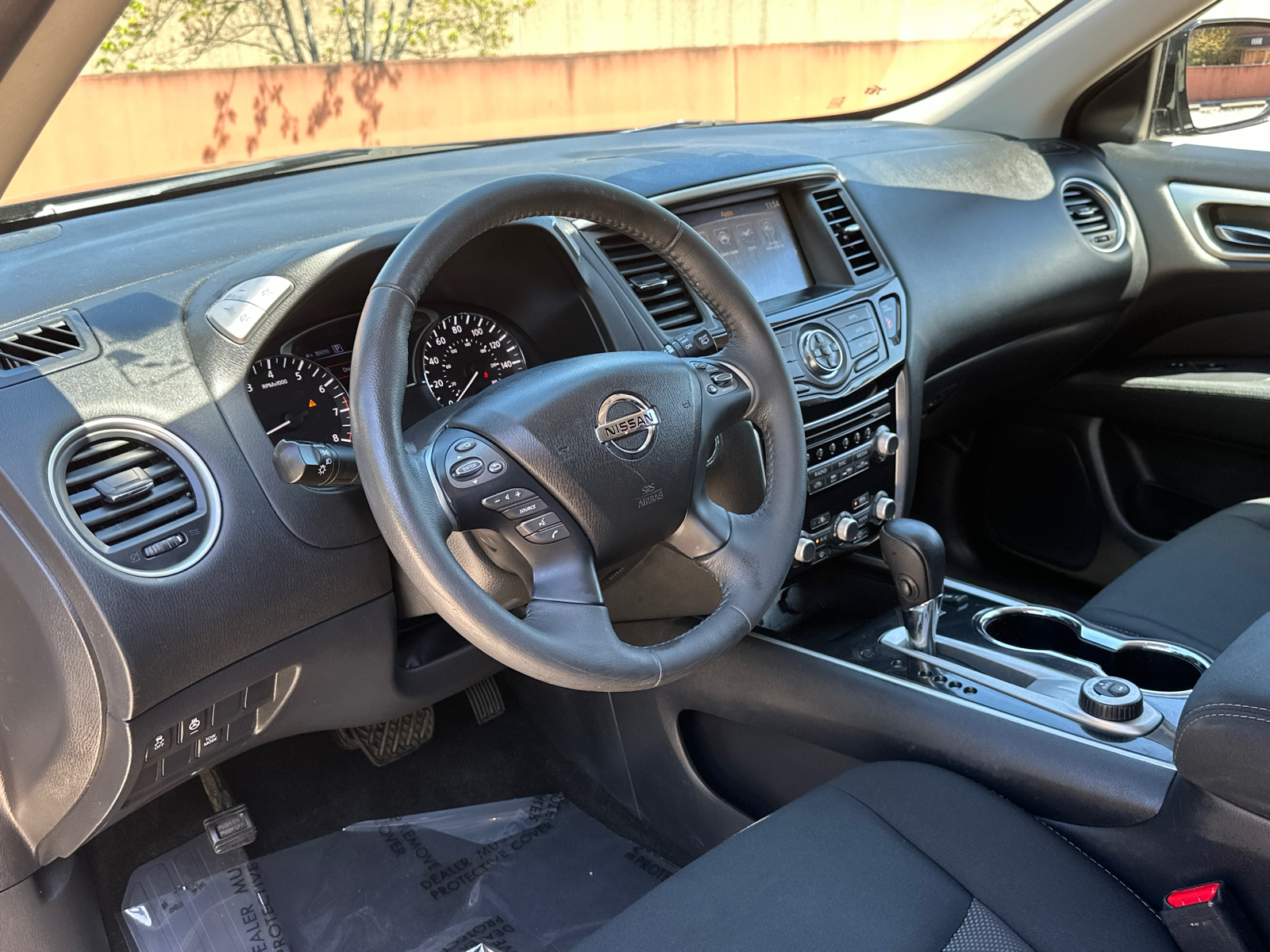 2017 Nissan Pathfinder SV 22