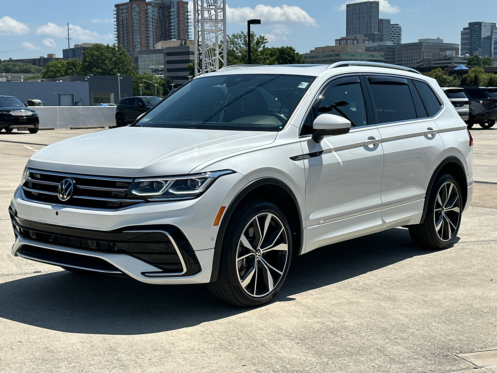 2023 Volkswagen Tiguan 2.0T SEL R-Line 39