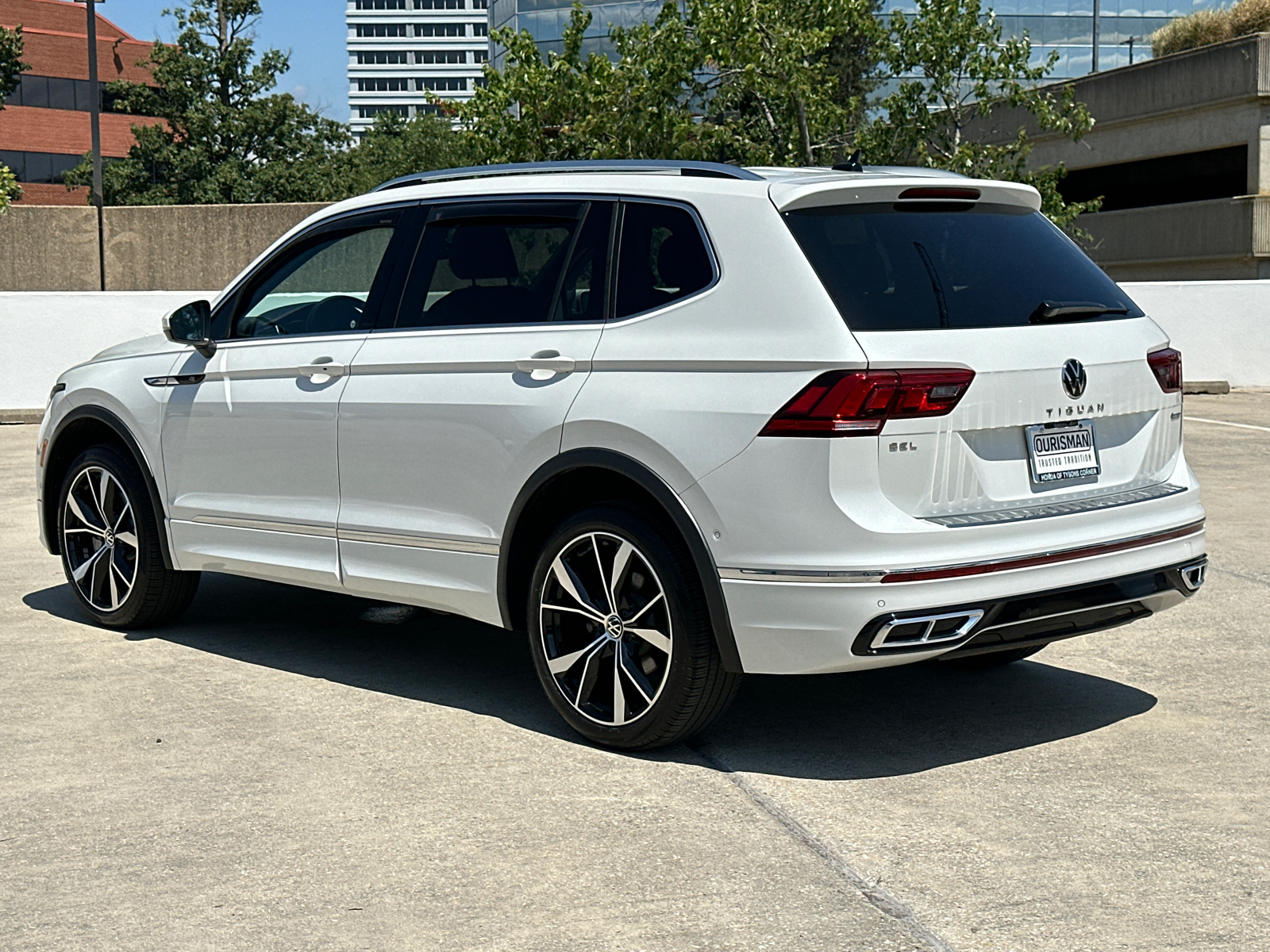 2023 Volkswagen Tiguan 2.0T SEL R-Line 41