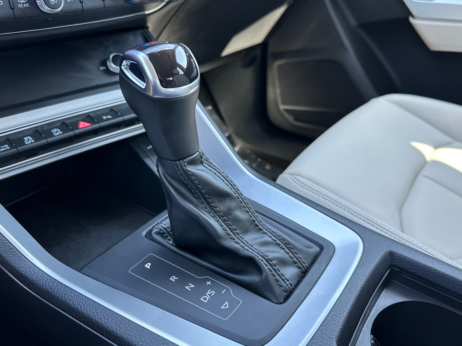 2022 Audi Q3 Premium 39