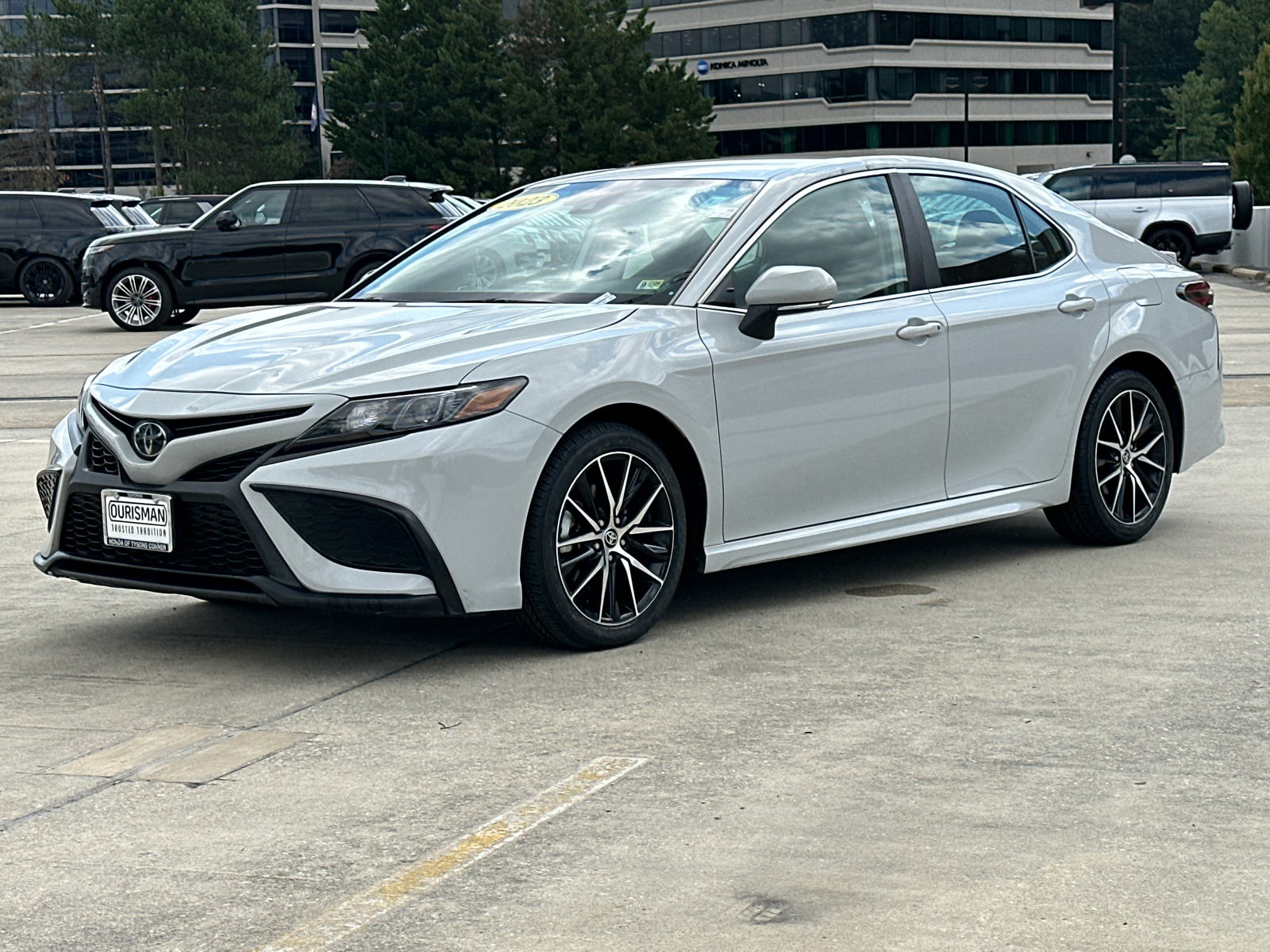 2023 Toyota Camry SE 34