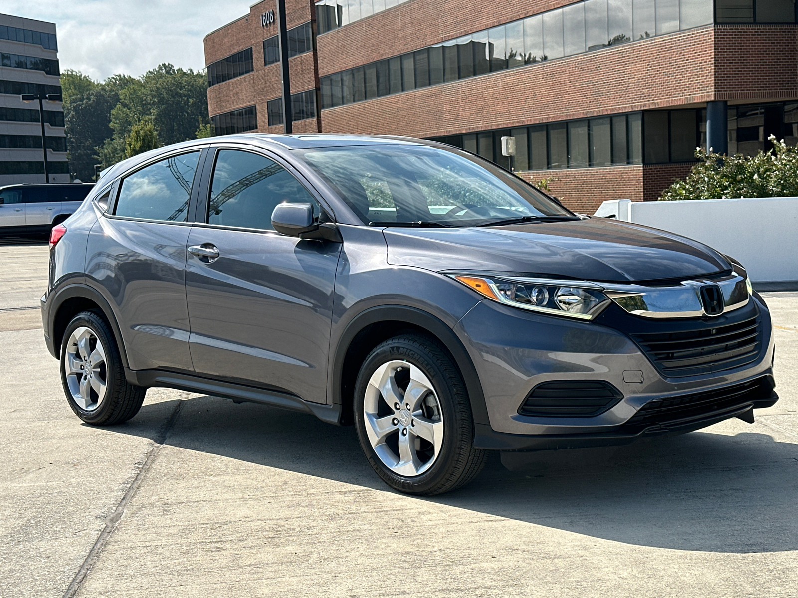 2021 Honda HR-V LX 32