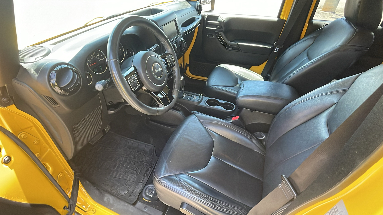 2015 Jeep Wrangler Unlimited Sahara 19