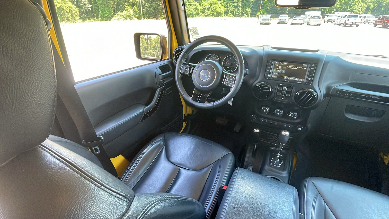 2015 Jeep Wrangler Unlimited Sahara 24