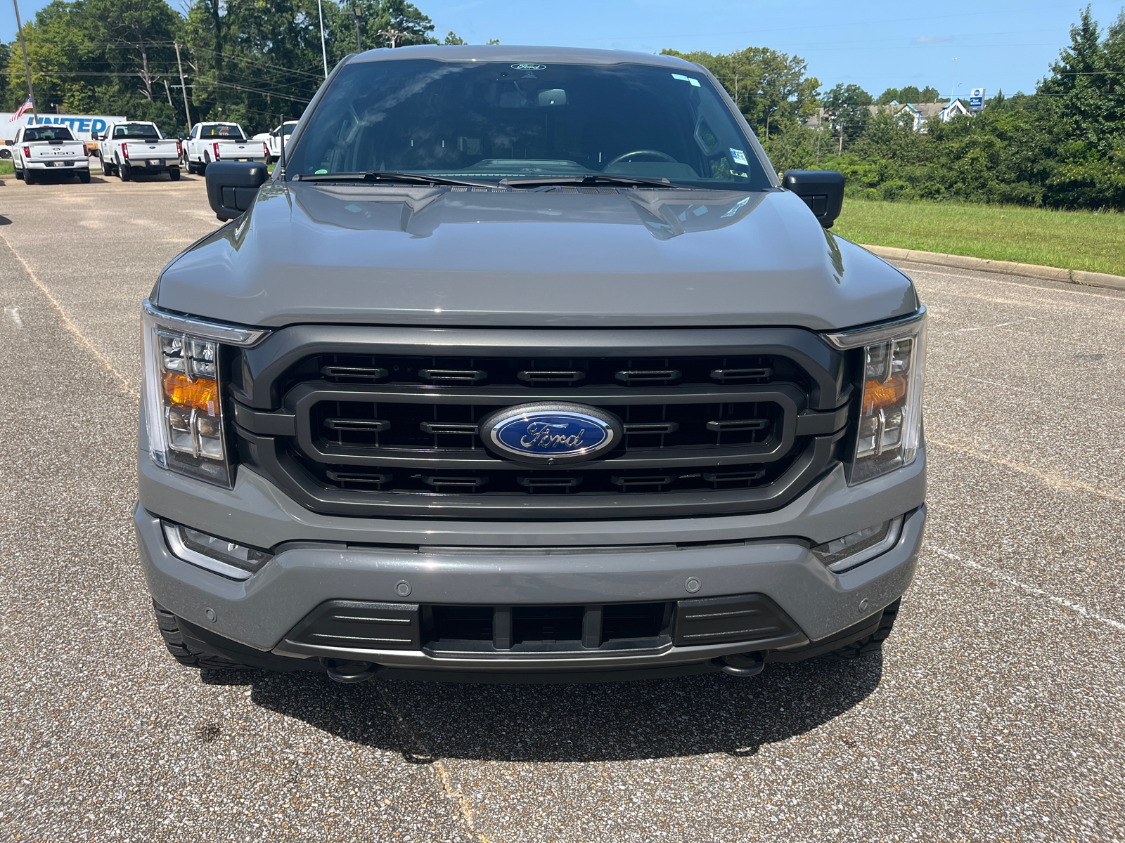 2021 Ford F-150 XLT 2