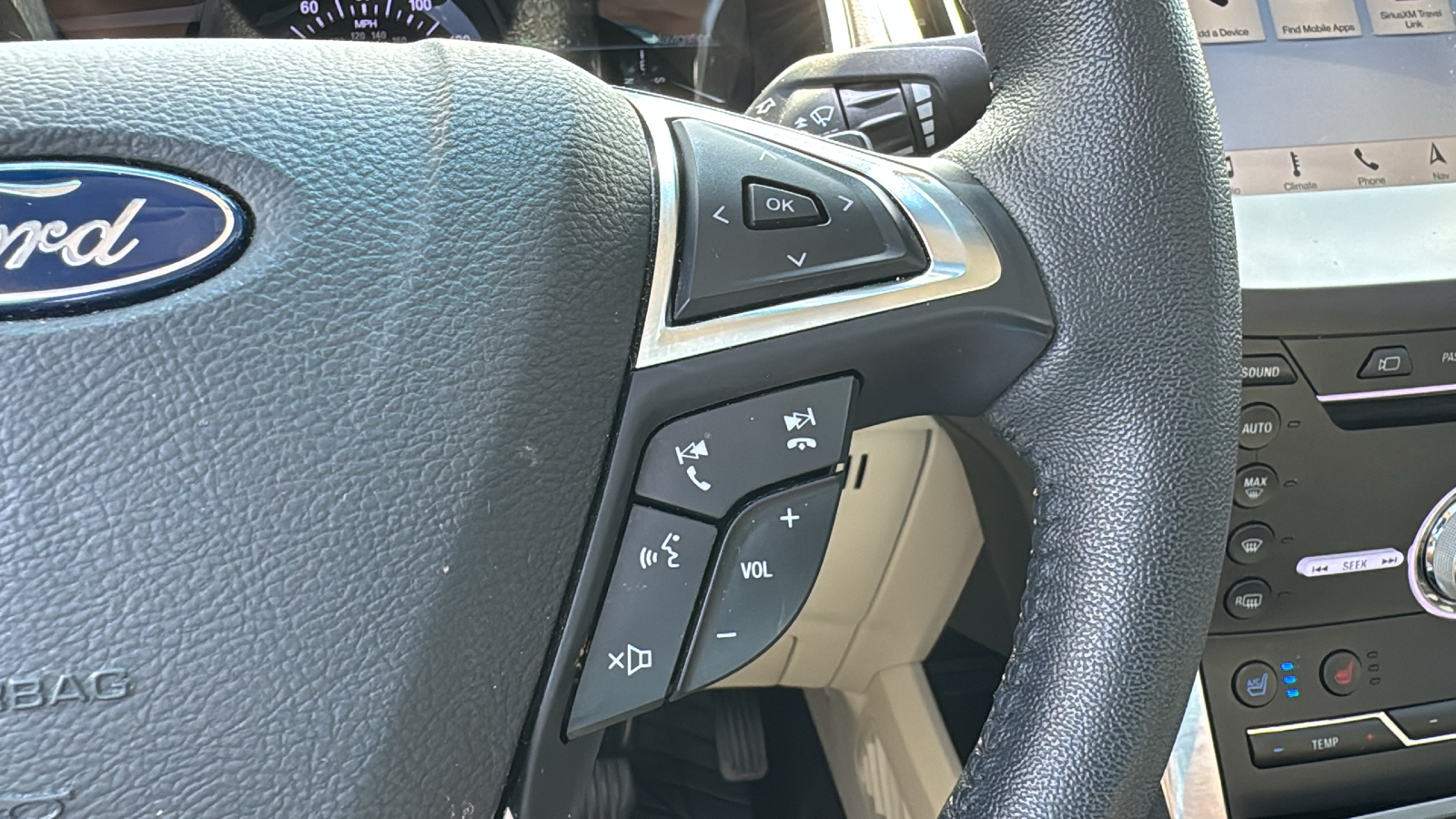 2019 Ford Edge Titanium 19