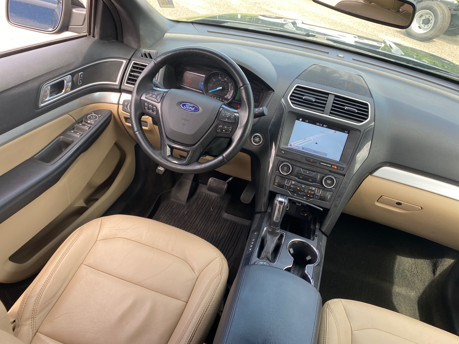 2017 Ford Explorer XLT 28