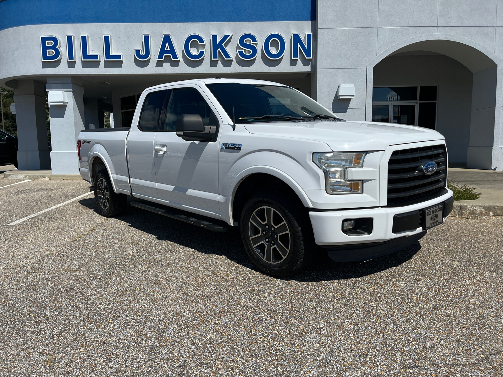 2015 Ford F-150 XLT 1