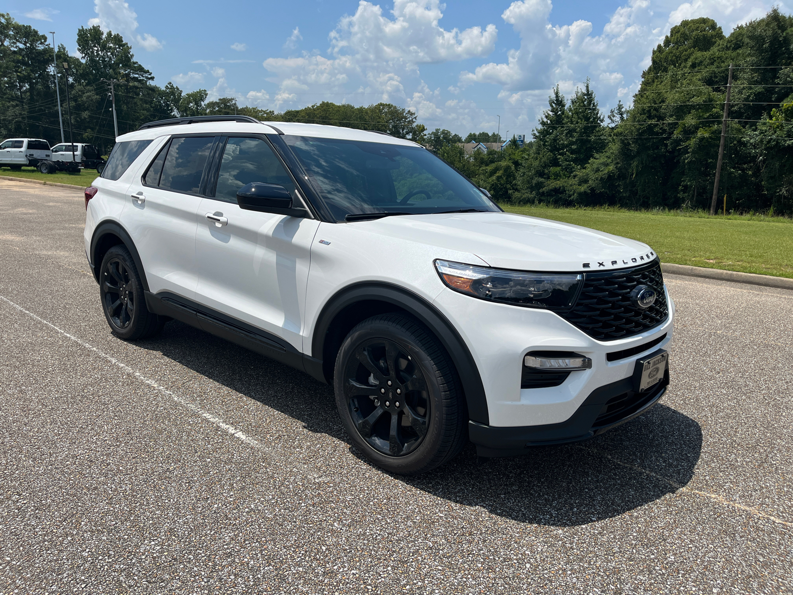 2024 Ford Explorer ST-Line 2