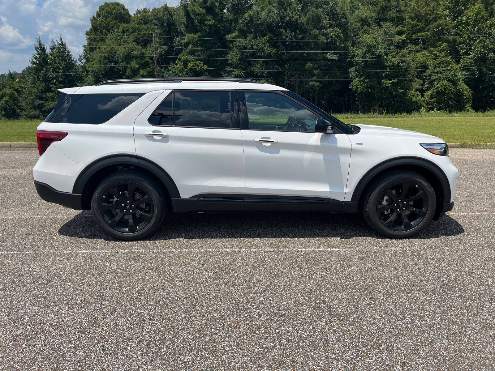 2024 Ford Explorer ST-Line 10