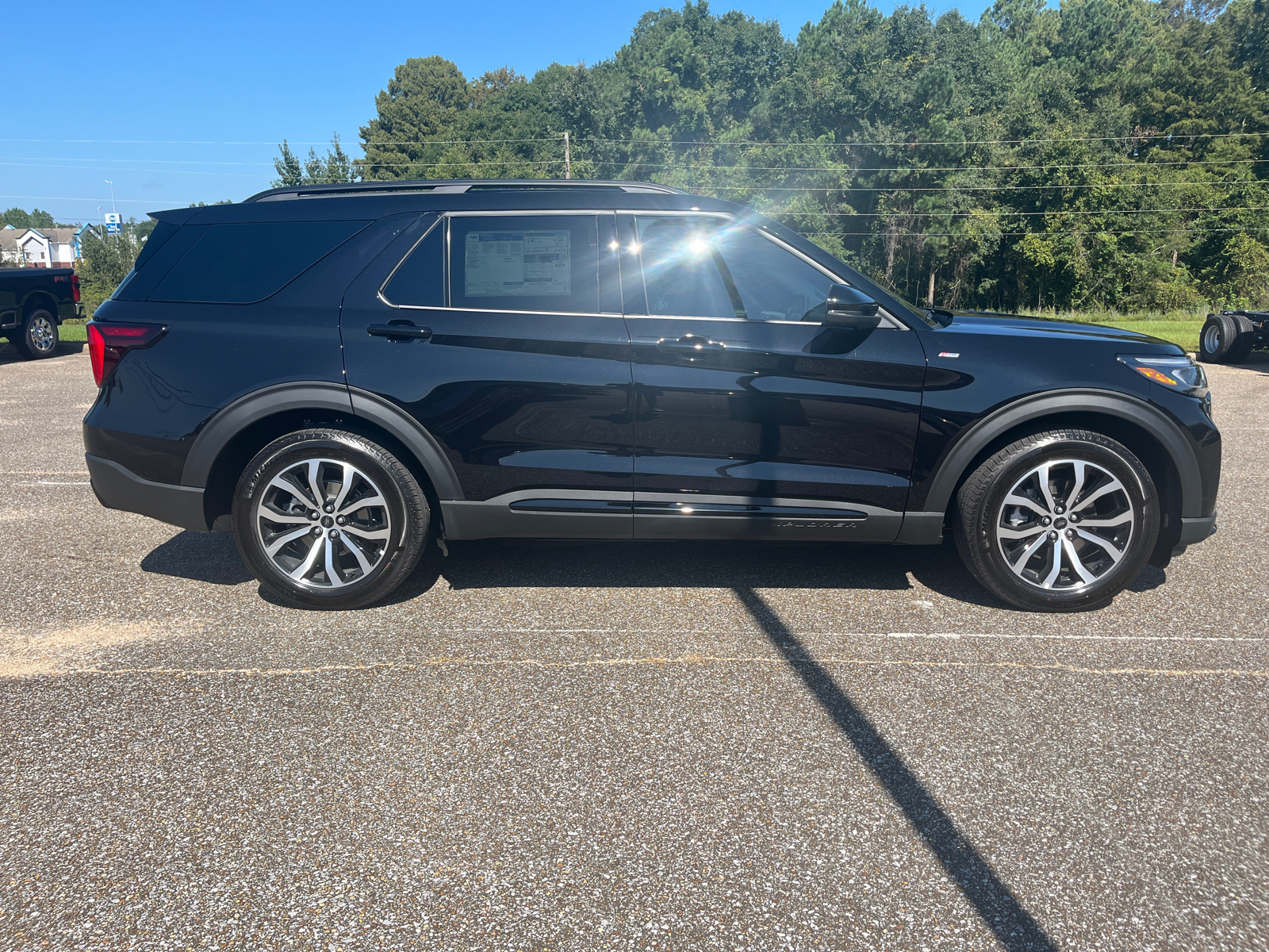 2025 Ford Explorer ST-Line 10