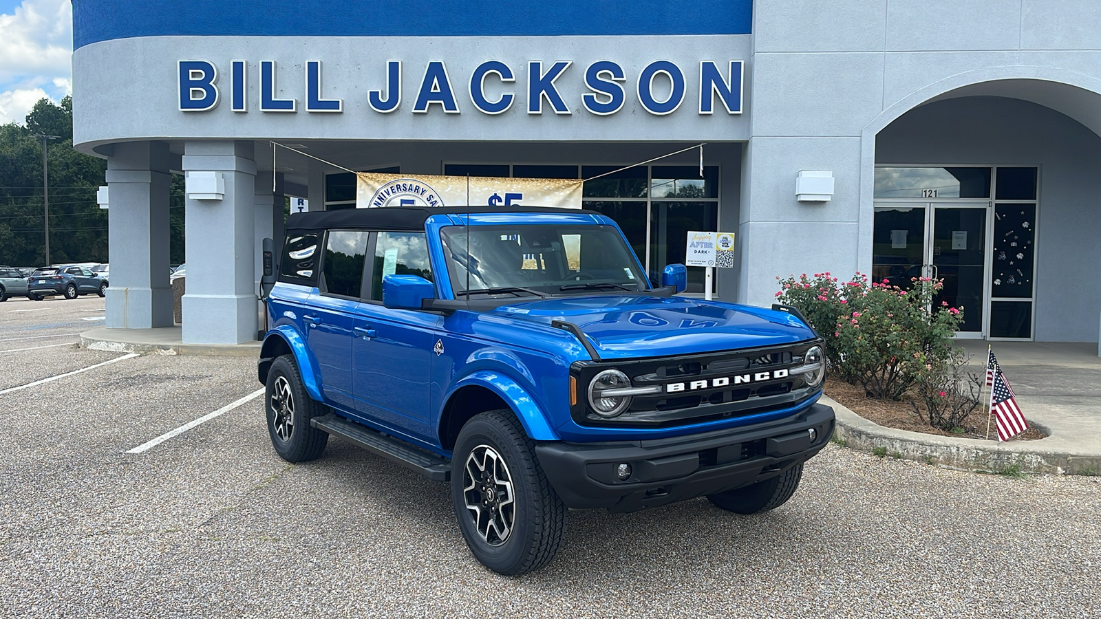 2024 Ford Bronco Outer Banks 1