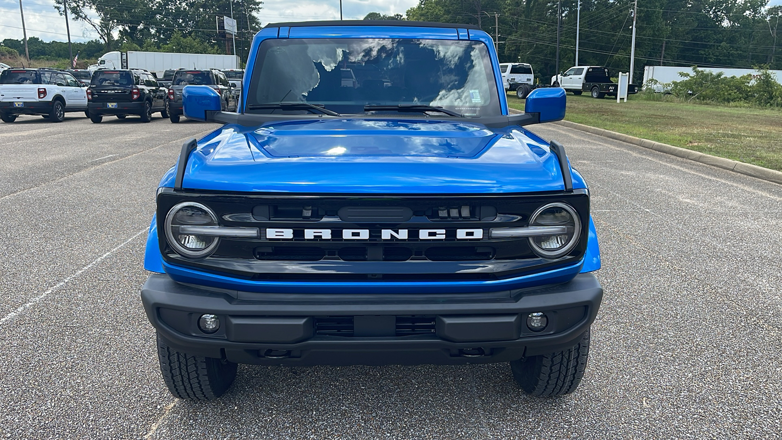 2024 Ford Bronco Outer Banks 2