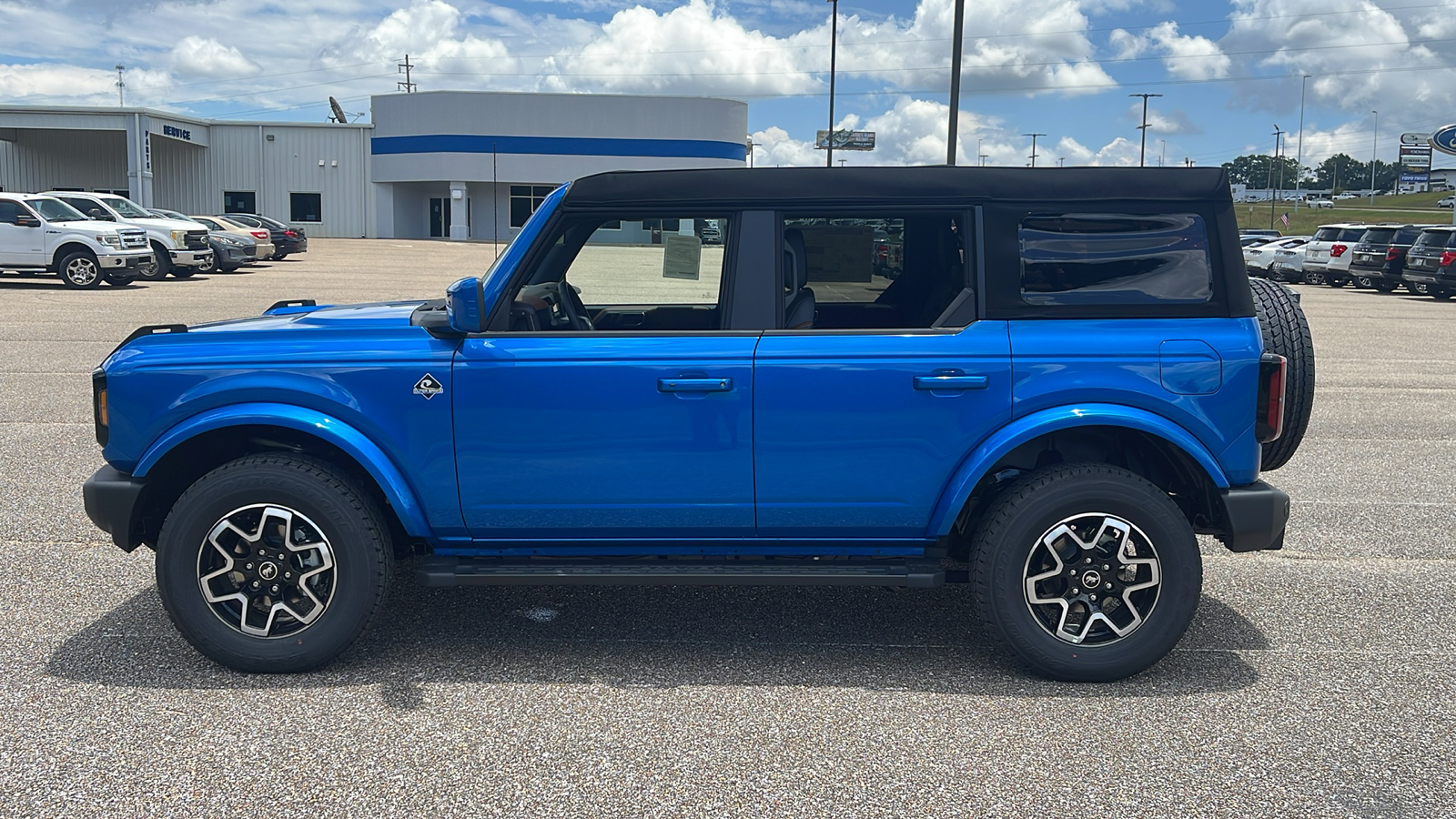 2024 Ford Bronco Outer Banks 4