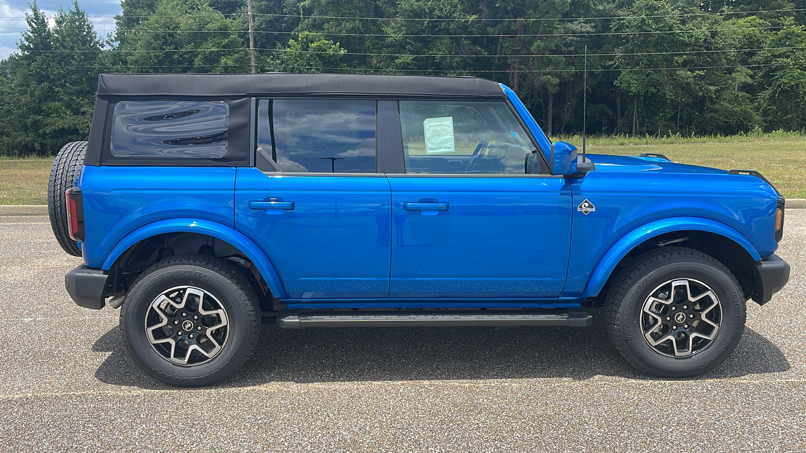 2024 Ford Bronco Outer Banks 8