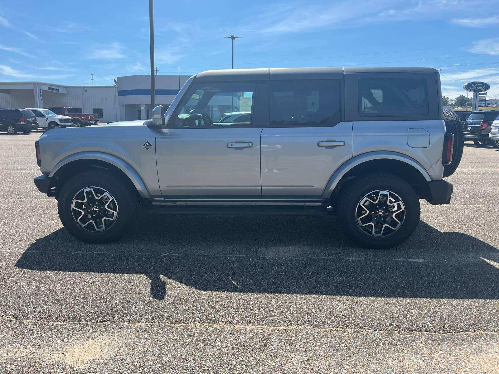 2024 Ford Bronco Outer Banks 5