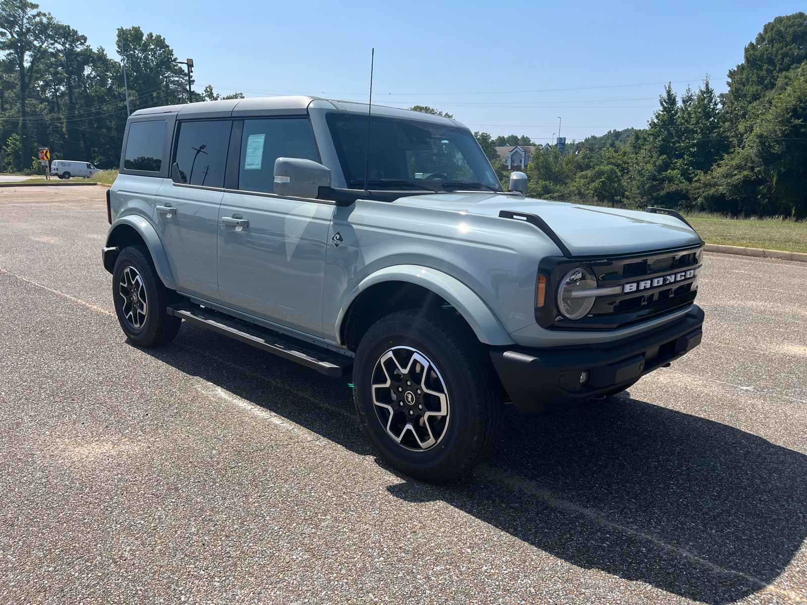 2024 Ford Bronco Outer Banks 2