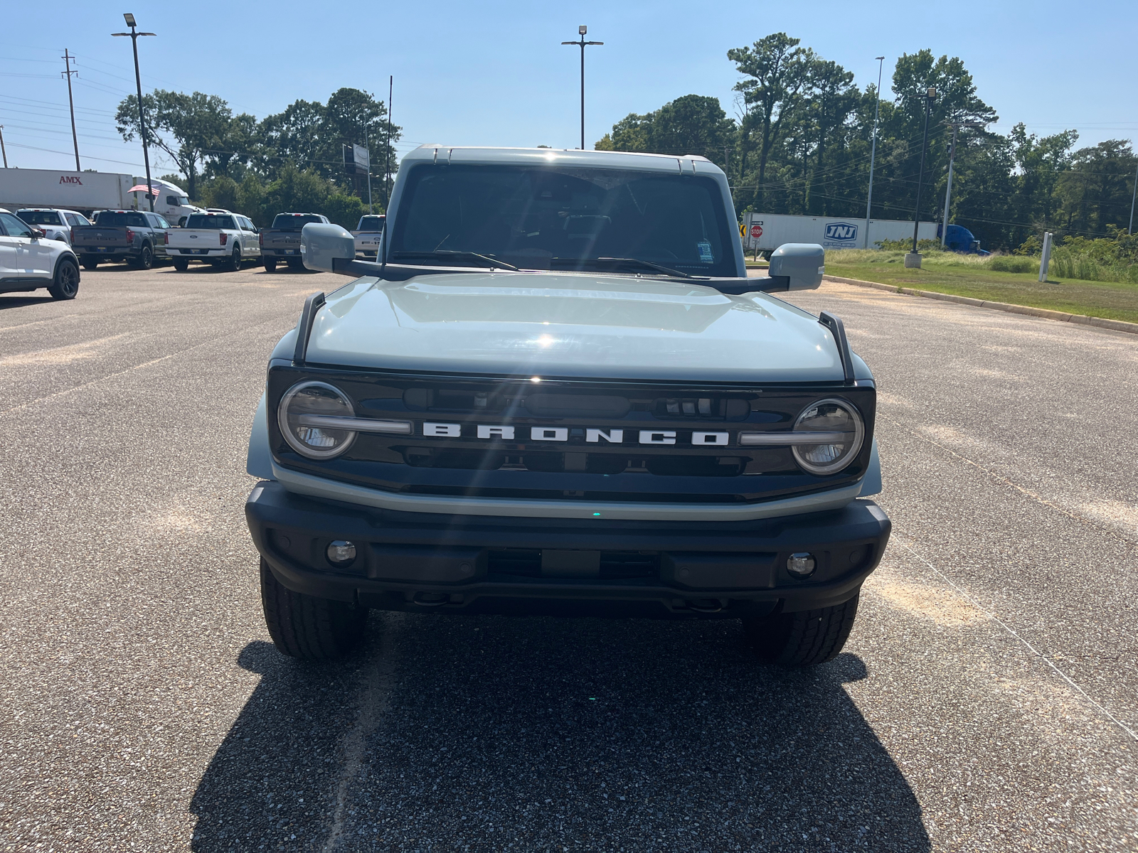 2024 Ford Bronco Outer Banks 3