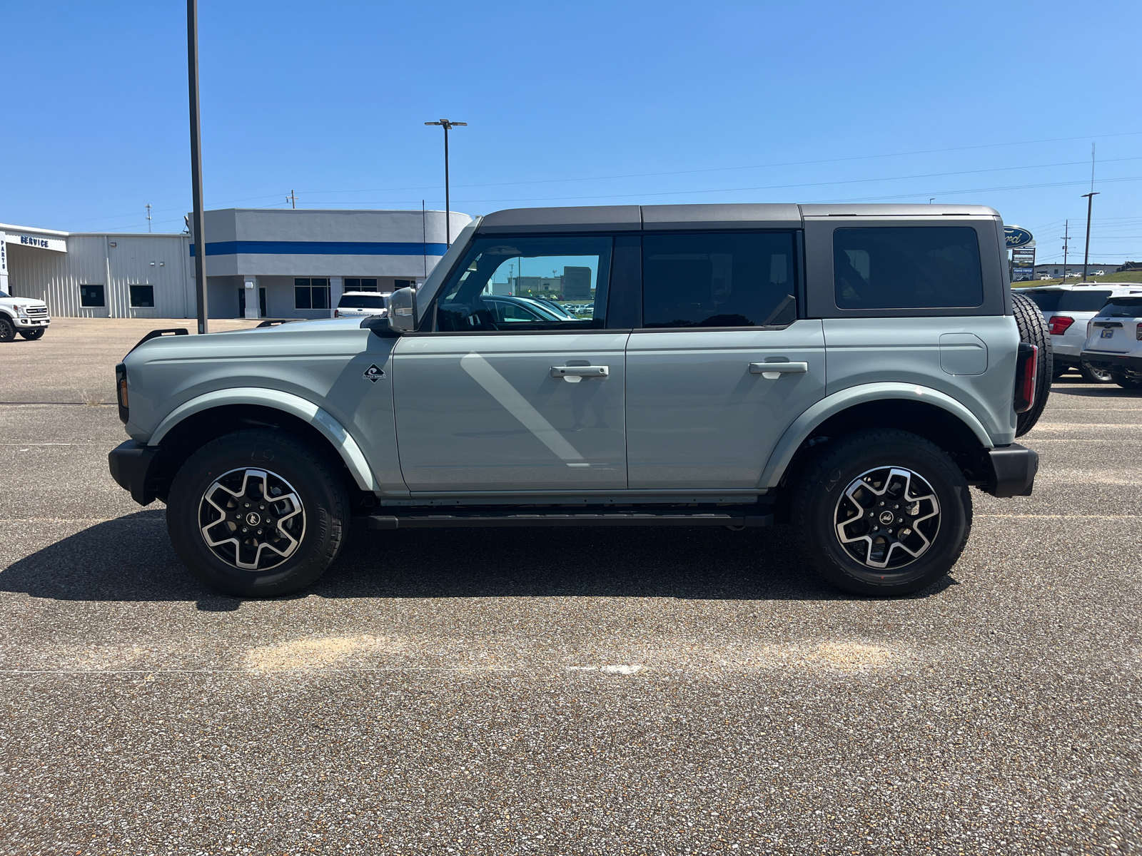 2024 Ford Bronco Outer Banks 5