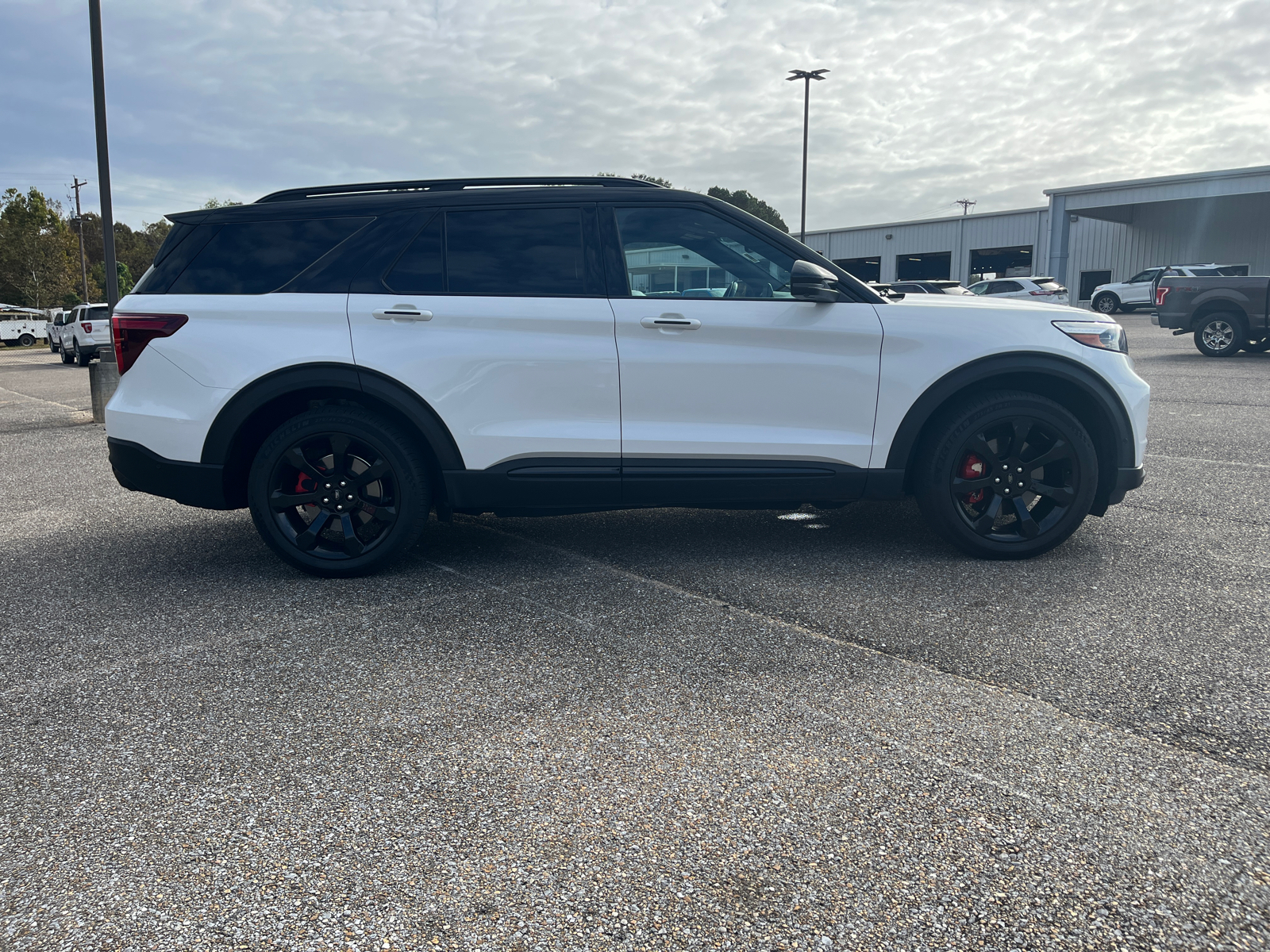 2020 Ford Explorer ST 10