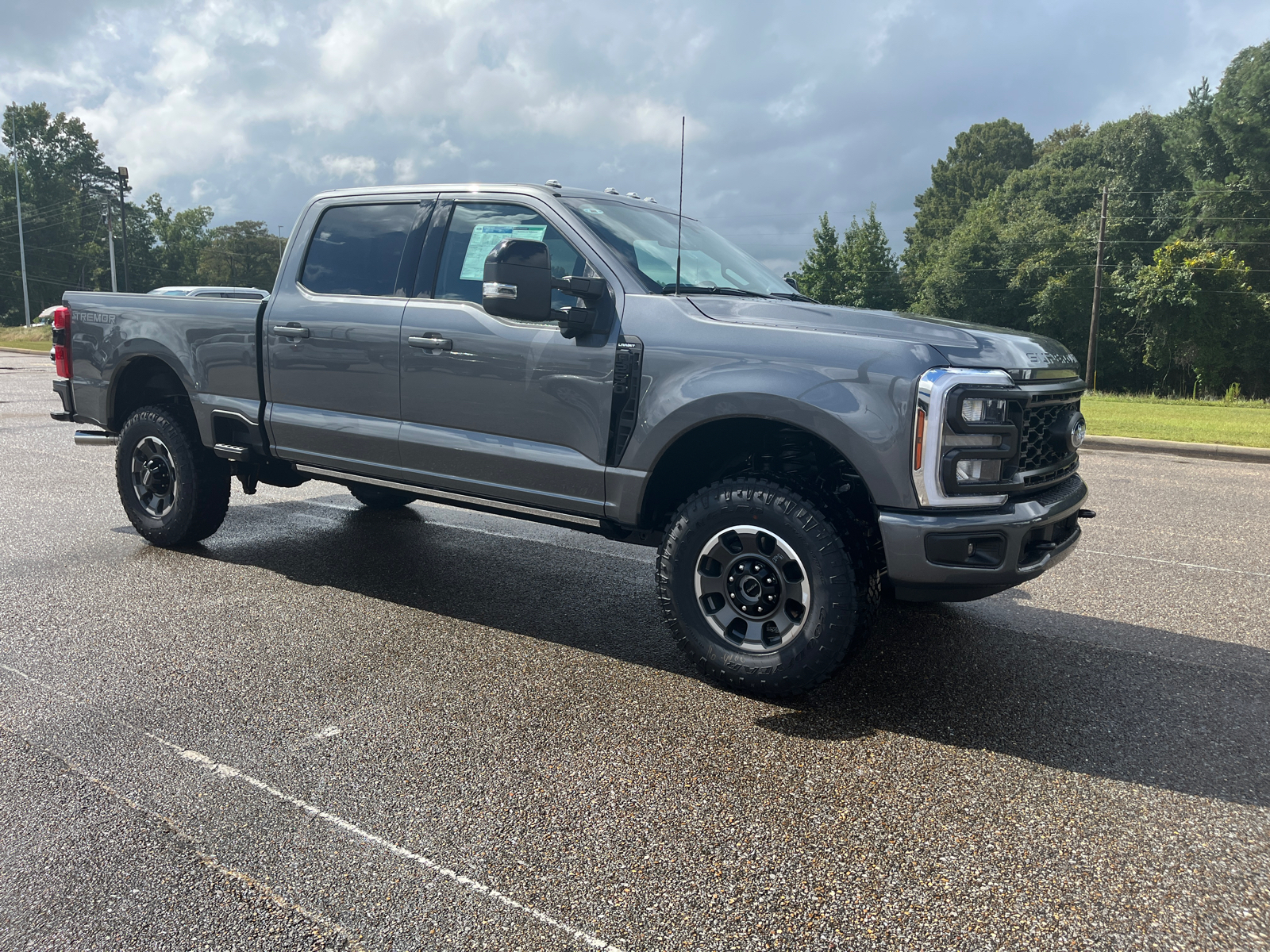 2024 Ford F-250SD Lariat 2