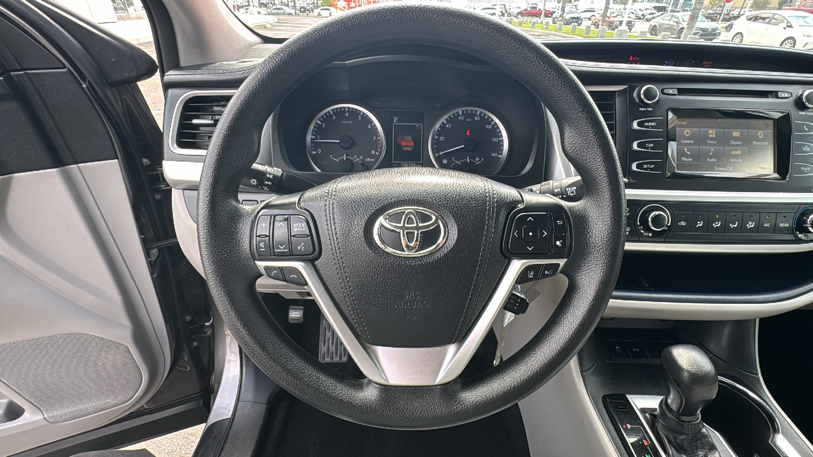 2017 Toyota Highlander LE 16