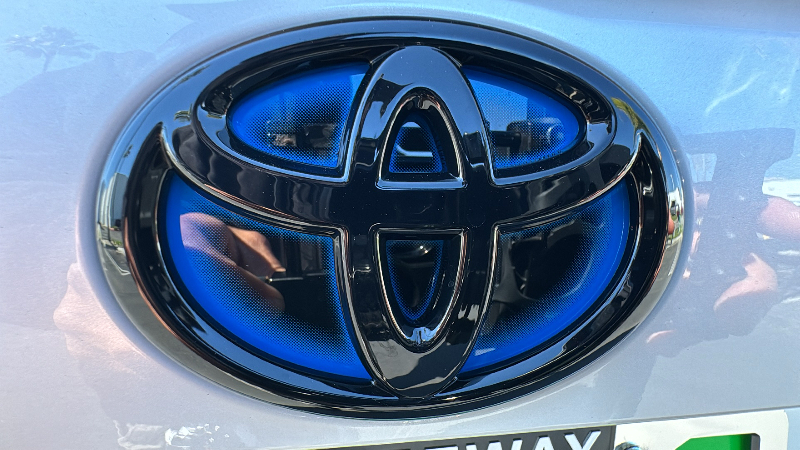 2024 Toyota RAV4 Prime XSE 28