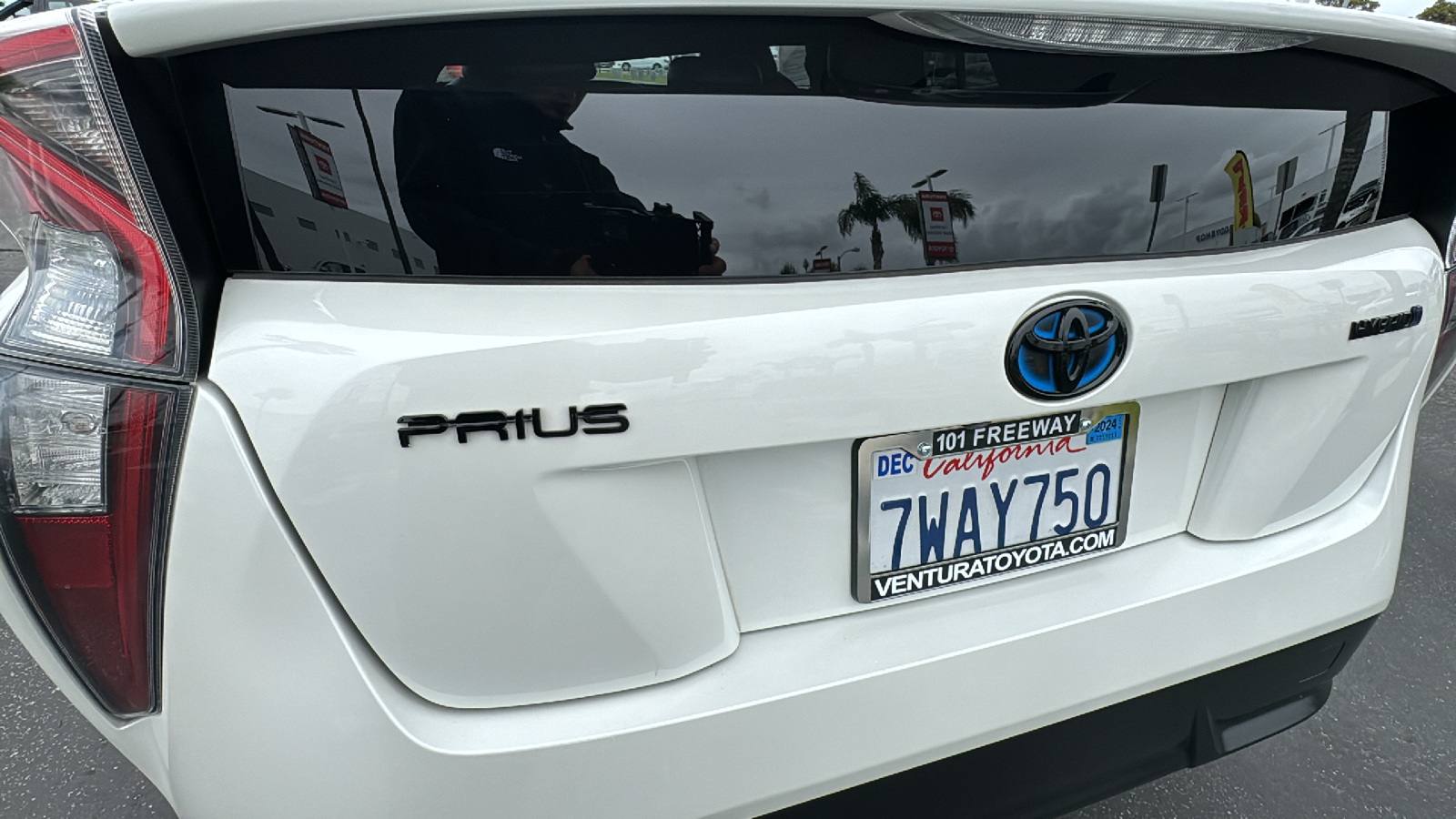 2016 Toyota Prius Four Touring 24