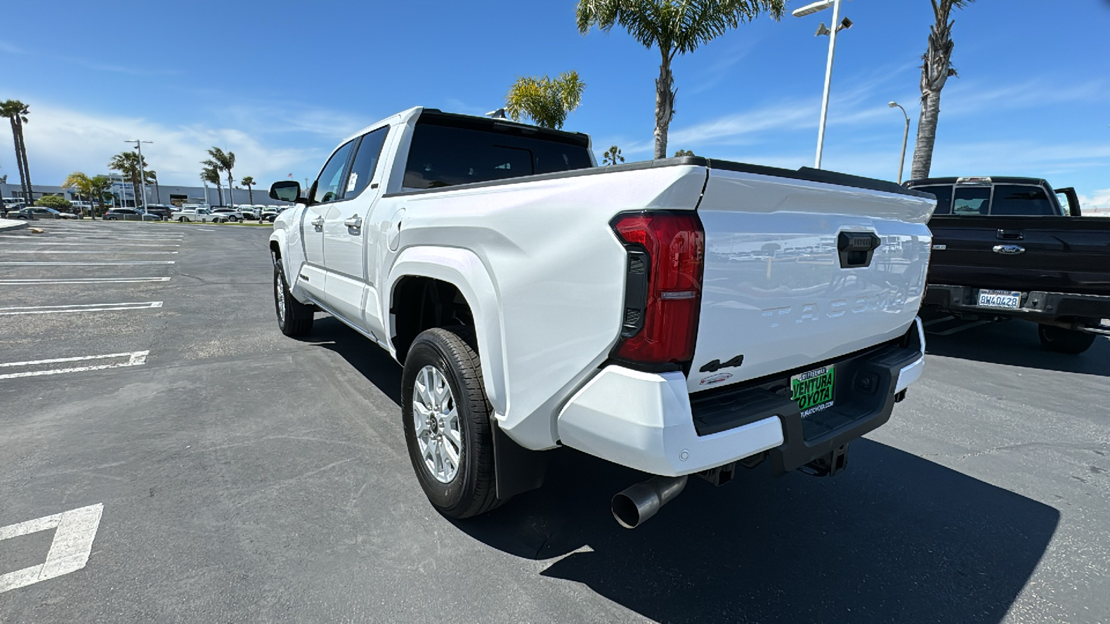 2024 Toyota Tacoma SR5 Double Cab 6 Bed AT 5