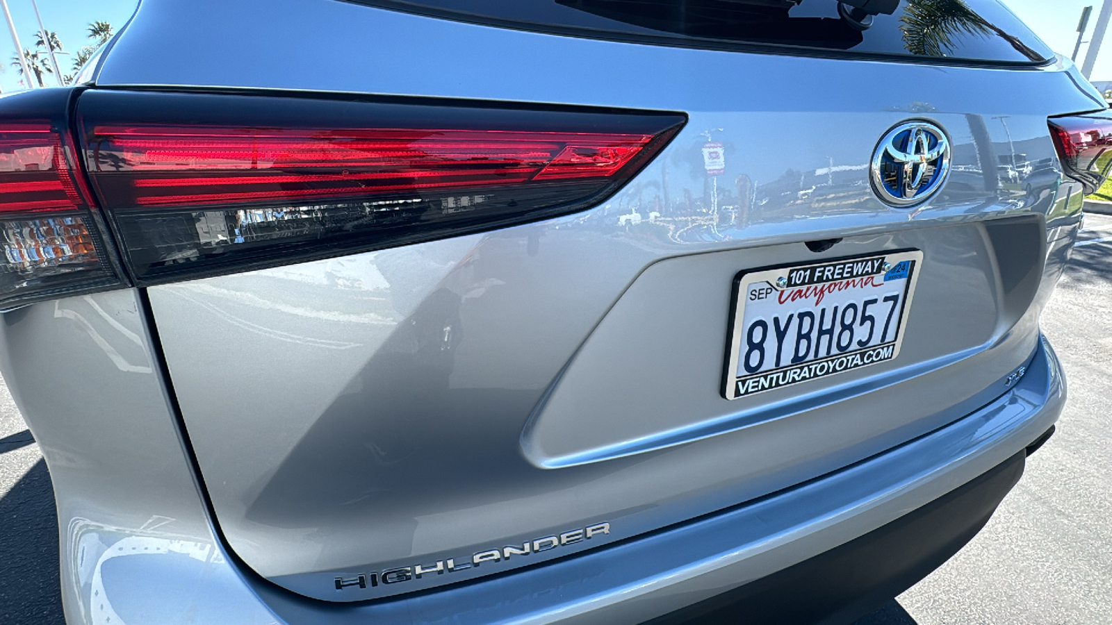 2021 Toyota Highlander Hybrid XLE 26