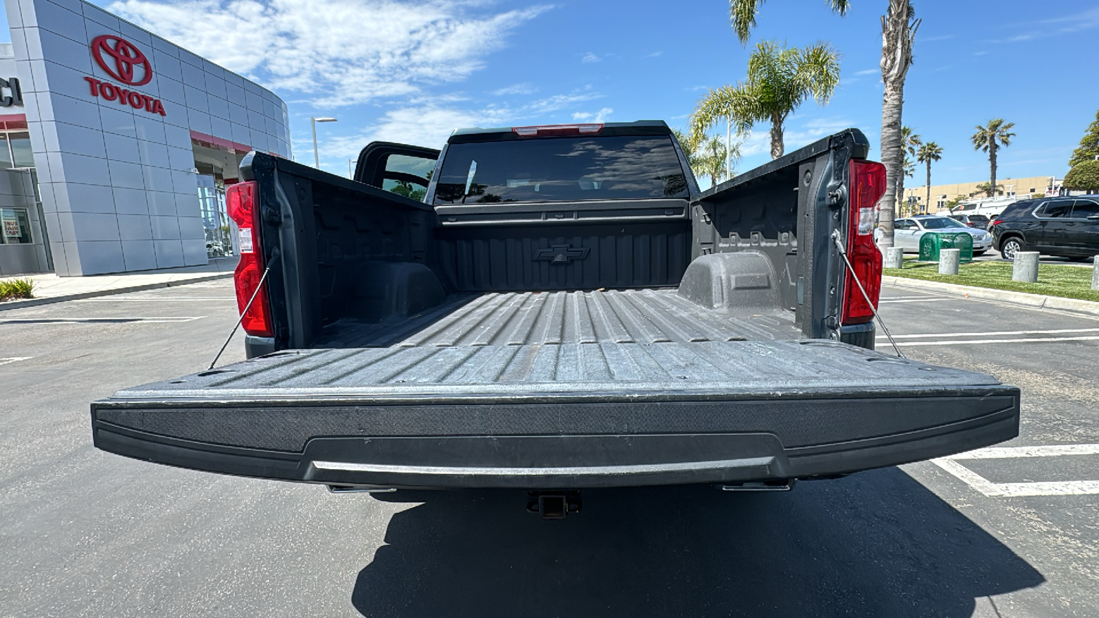 2020 Chevrolet Silverado 1500 RST 4WD Crew Cab 147 10