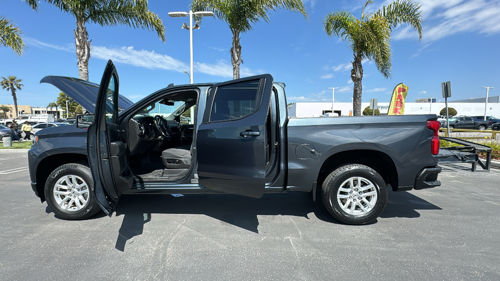 2020 Chevrolet Silverado 1500 RST 4WD Crew Cab 147 11