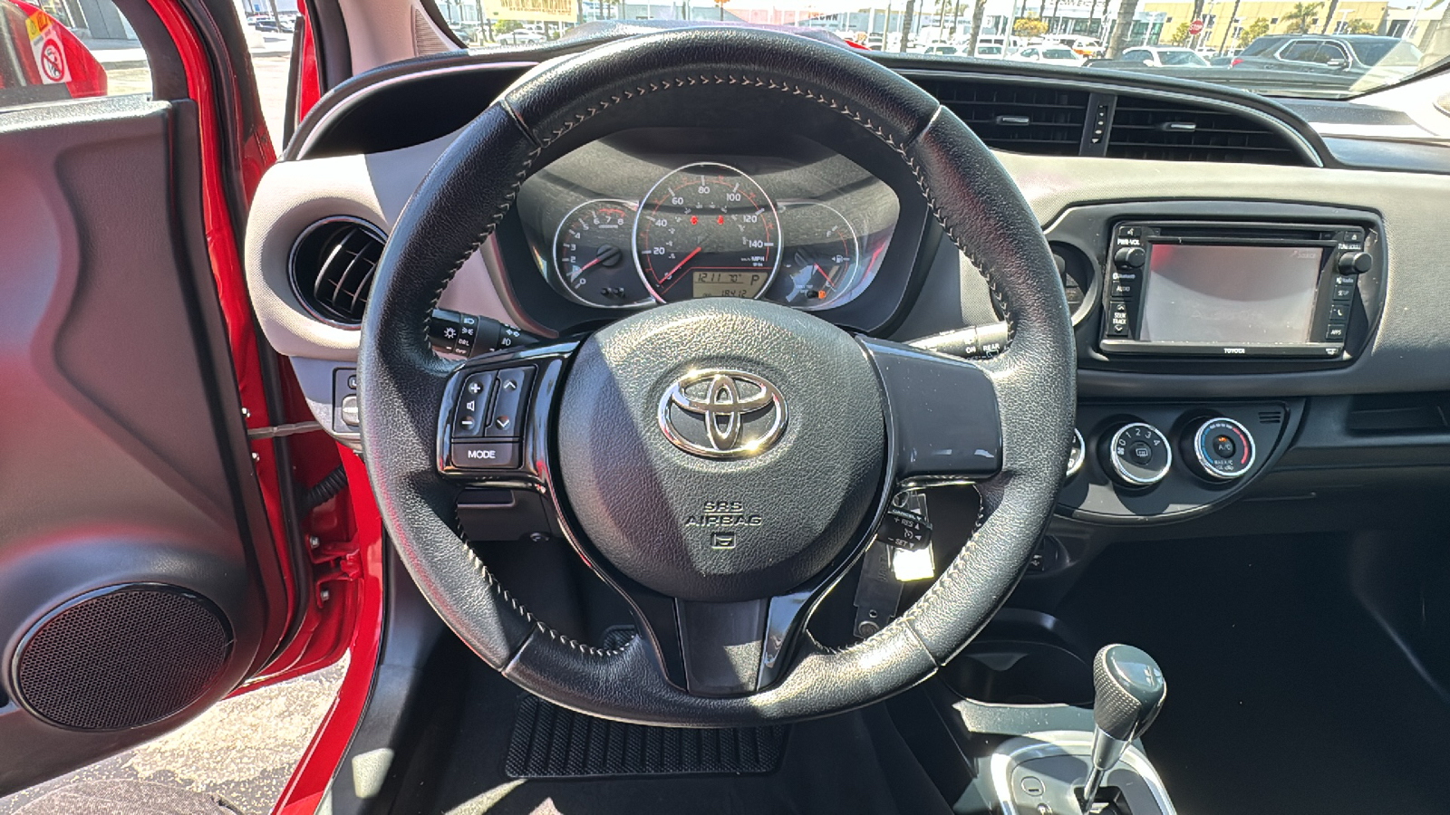 2016 Toyota Yaris SE 16