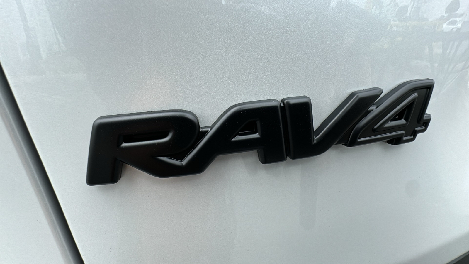 2024 Toyota RAV4 Hybrid XLE Premium 27