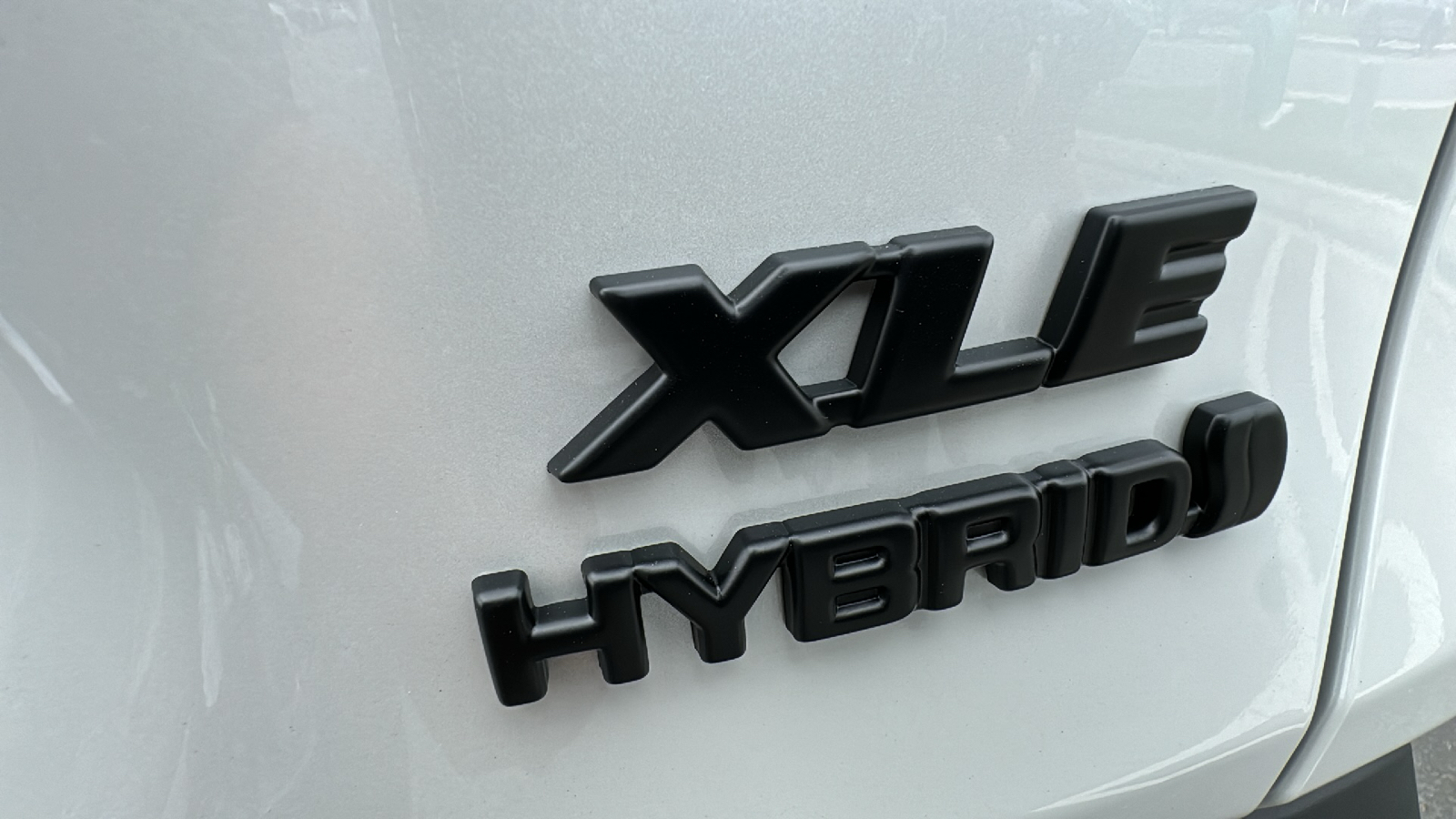 2024 Toyota RAV4 Hybrid XLE Premium 29