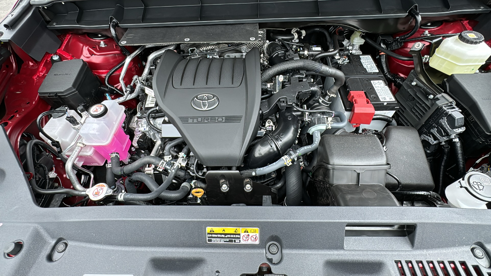 2024 Toyota Highlander LE 9