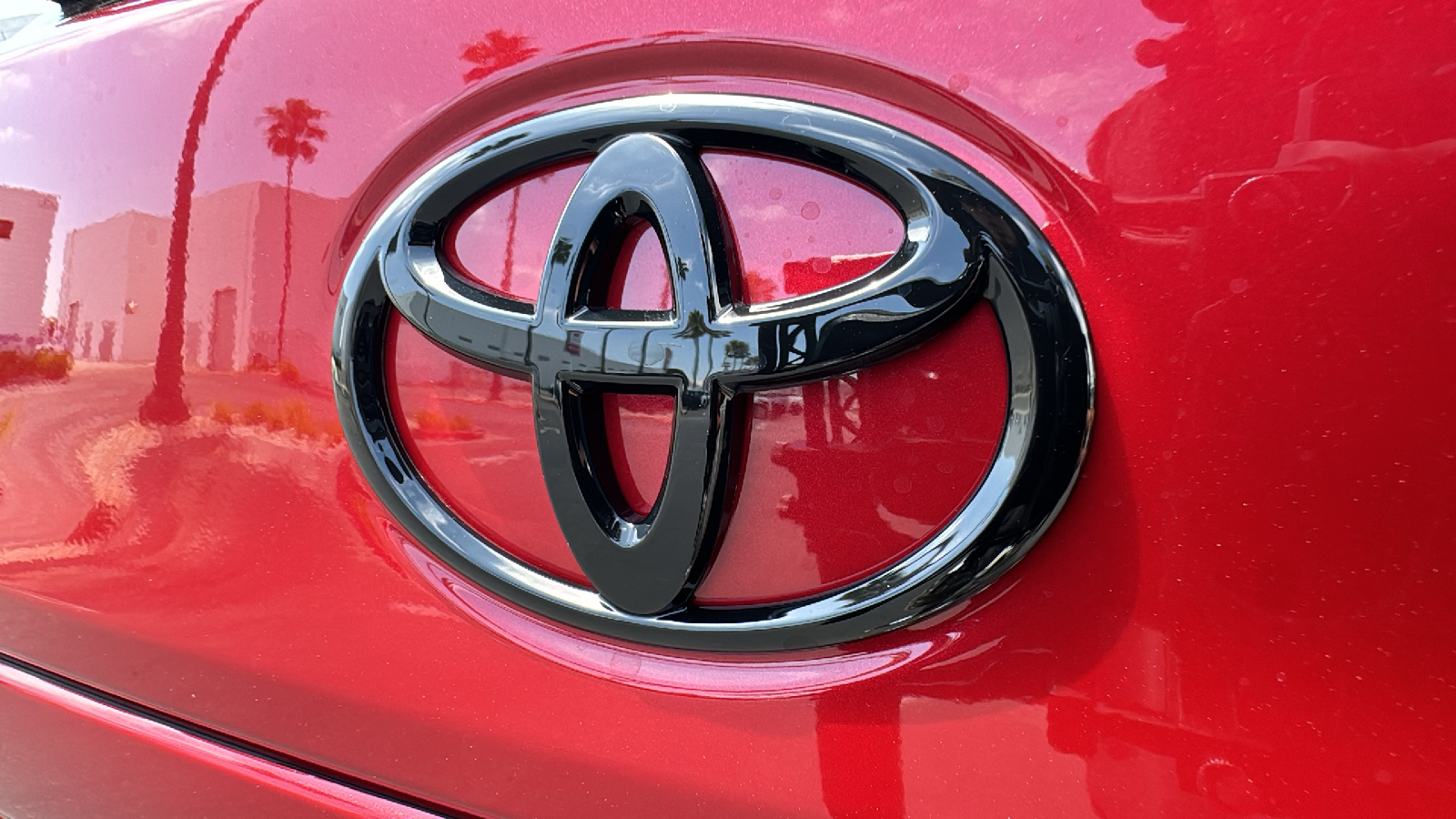 2024 Toyota Corolla Cross Hybrid XSE 28