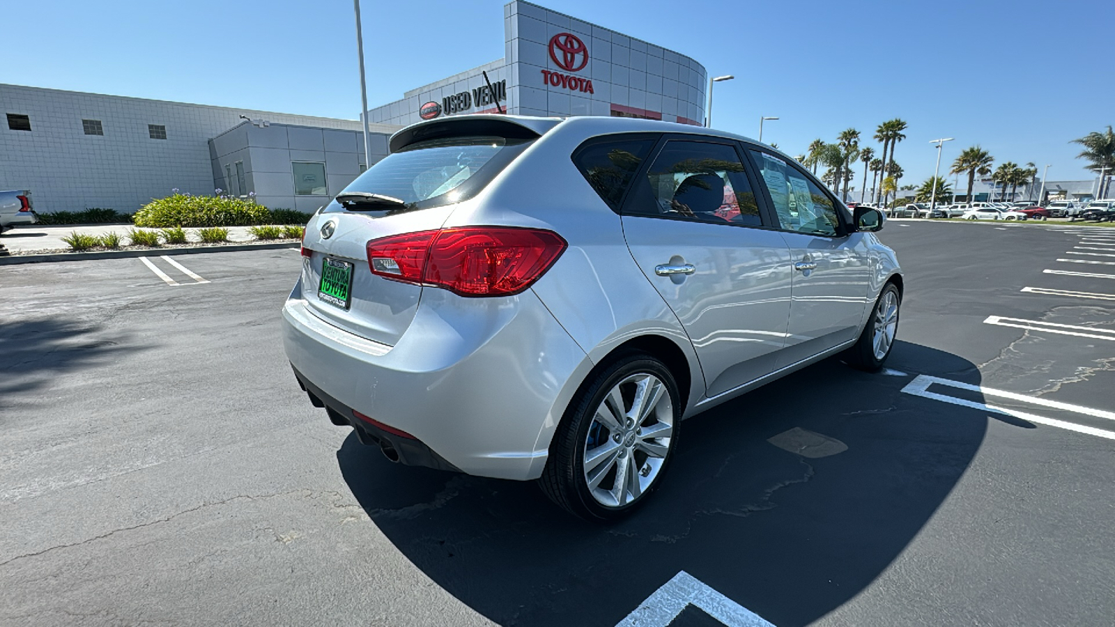 2011 Kia Forte 5-Door SX 3