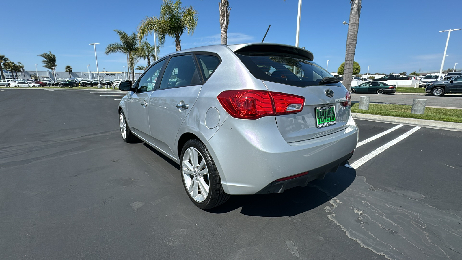 2011 Kia Forte 5-Door SX 5